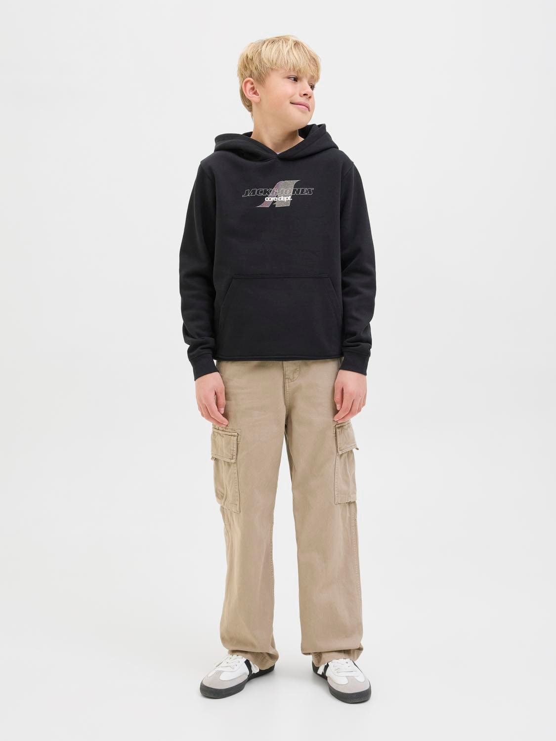 model_shot-front_full